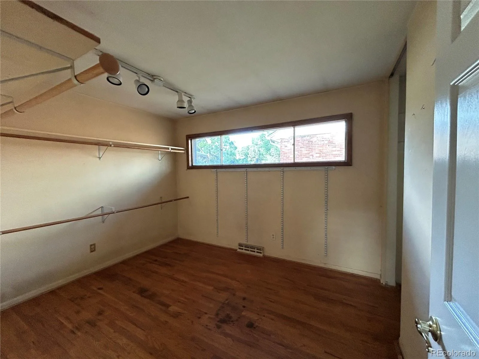850 W 6th Avenue Broomfield CO 80020 MLS #REC6867821 06302026220709 1600 19