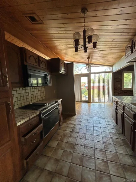 850 W 6th Avenue Broomfield CO 80020 MLS #REC6867821 06302026220709 800 2