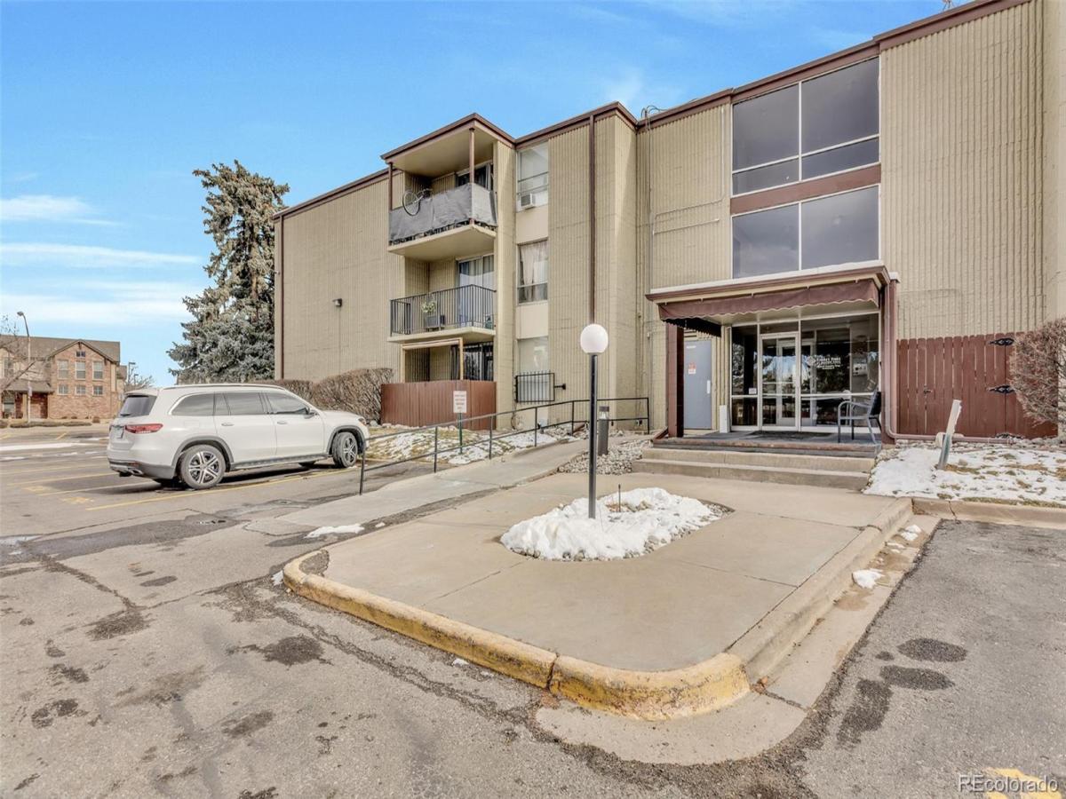 2231 S Vaughn Way #315B Aurora CO 80014 | MLS #REC6874079 MLS #REC6874079 image #0