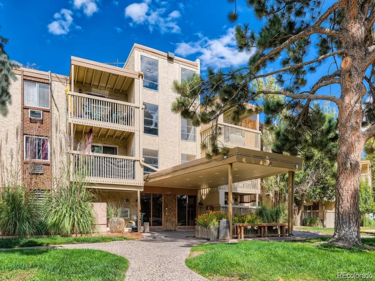 1302 S Parker Road #123 Denver CO 80231 | MLS #REC6875473 07172026205343 1200 4