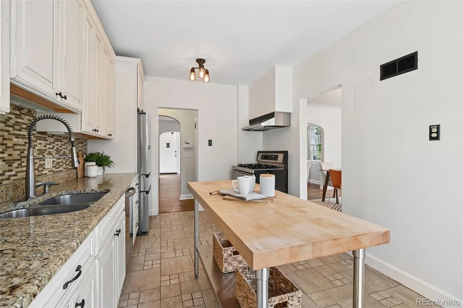 5815 E 6th Avenue Parkway Denver CO 80220 | MLS #REC6877660 07232026170956 1600 12