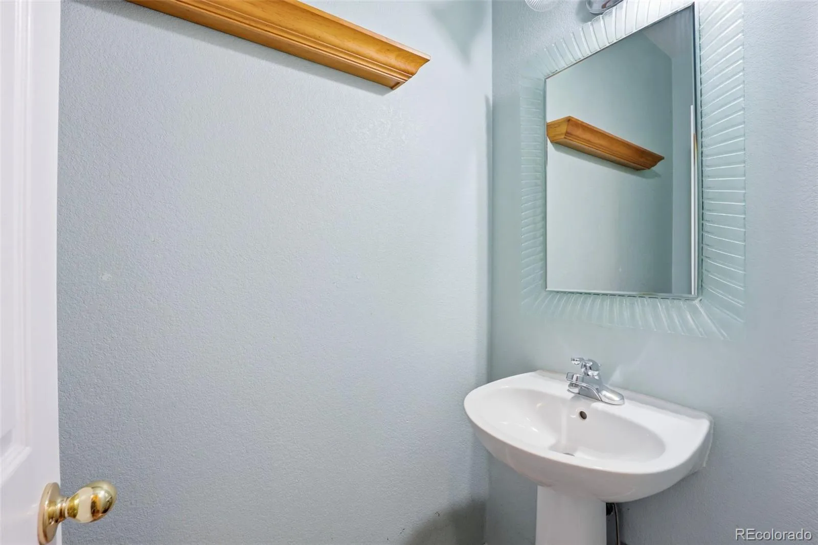 9976 E Hawaii Place Aurora CO 80247 MLS #REC6878446 06032026162816 1600 14