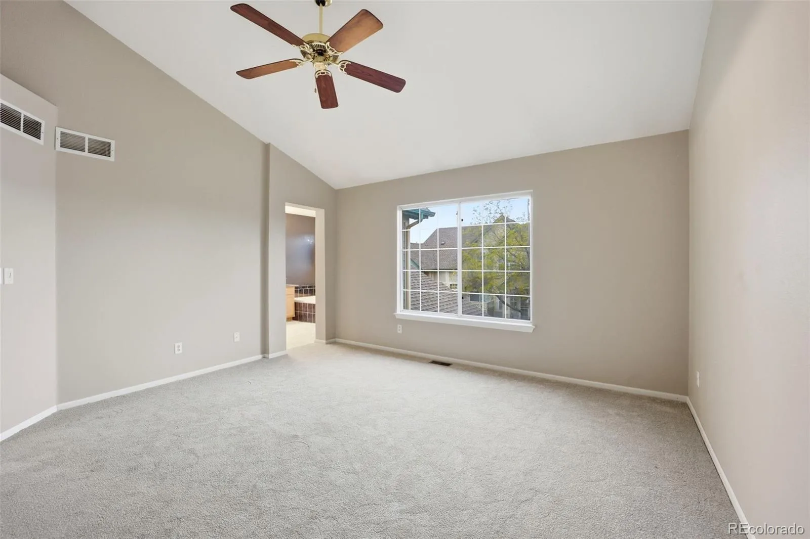 9976 E Hawaii Place Aurora CO 80247 MLS #REC6878446 06032026162816 1600 23