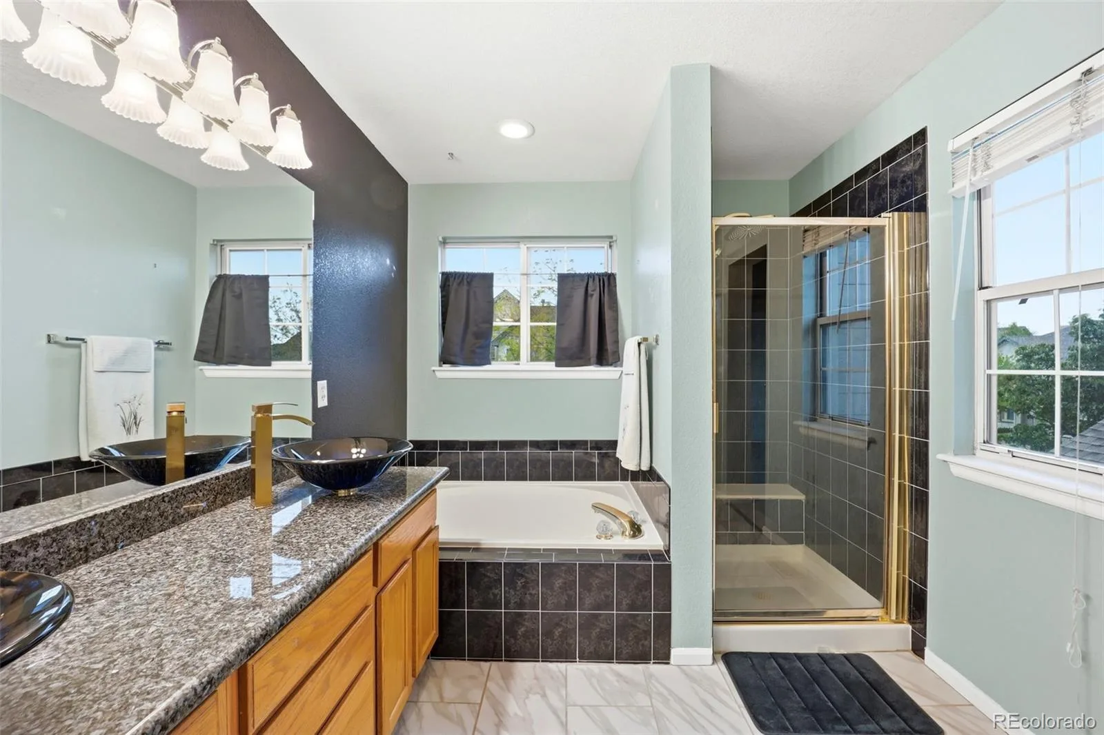 9976 E Hawaii Place Aurora CO 80247 MLS #REC6878446 06032026162816 1600 27
