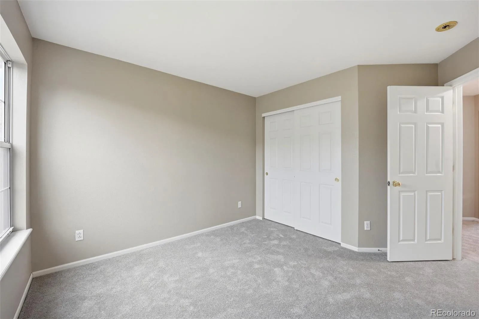 9976 E Hawaii Place Aurora CO 80247 MLS #REC6878446 06032026162816 1600 31