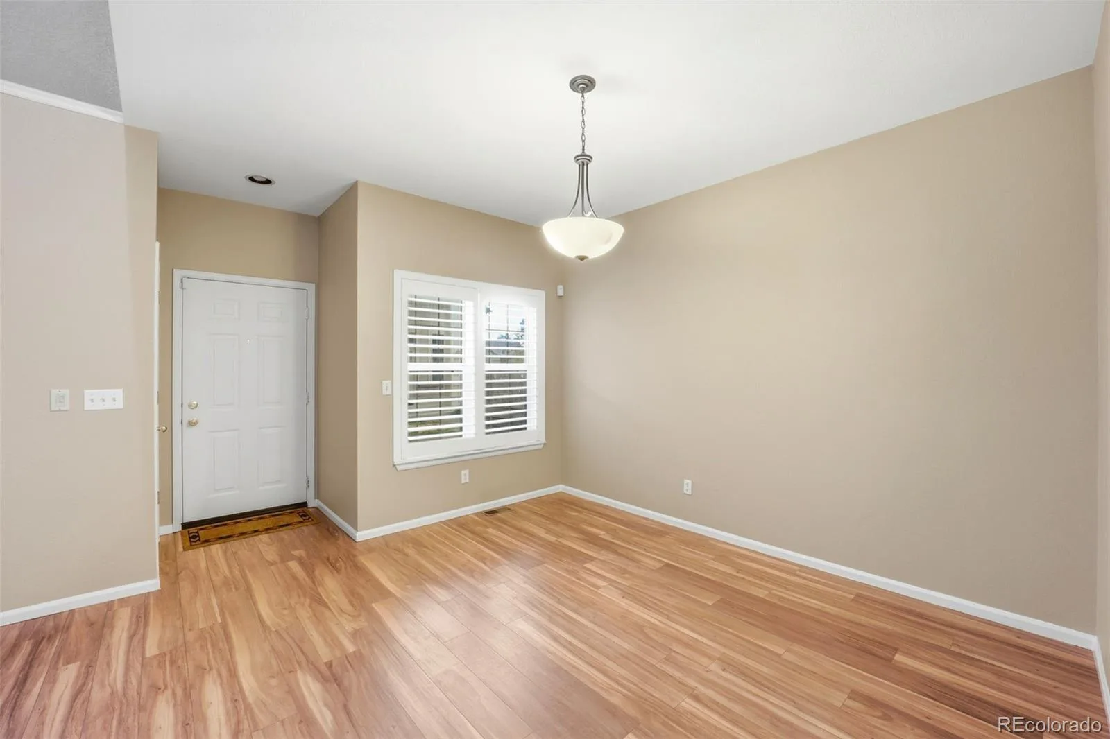 9976 E Hawaii Place Aurora CO 80247 MLS #REC6878446 06032026162816 1600 6