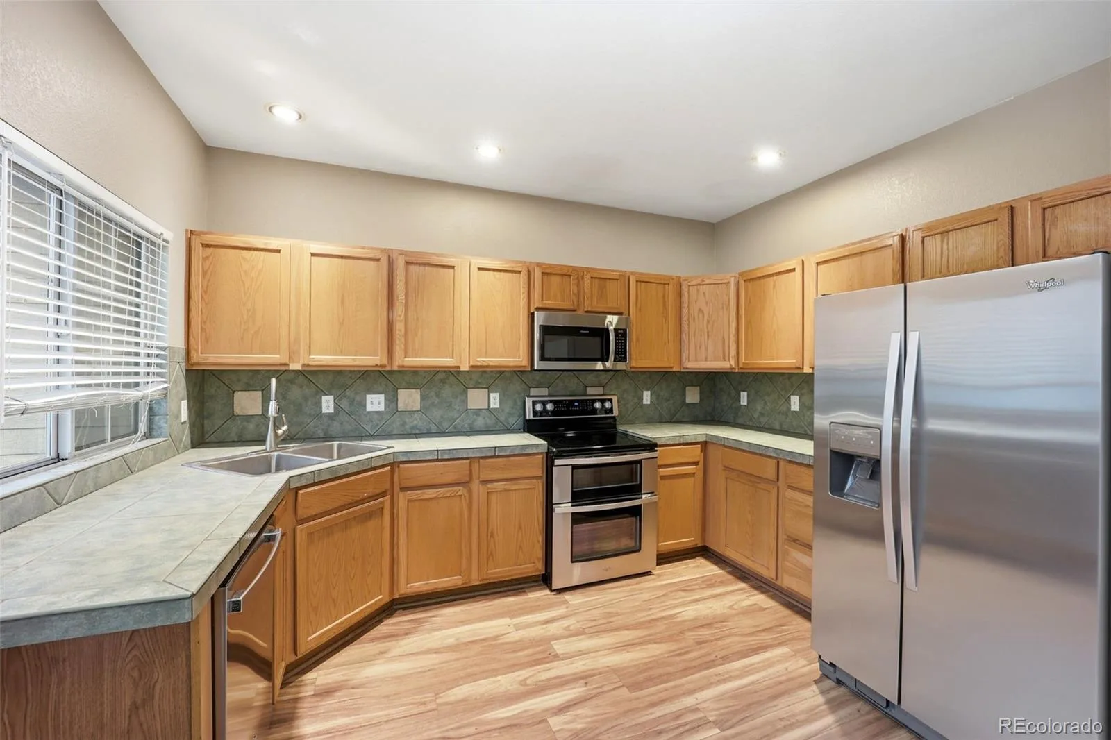 9976 E Hawaii Place Aurora CO 80247 MLS #REC6878446 06032026162816 1600 8