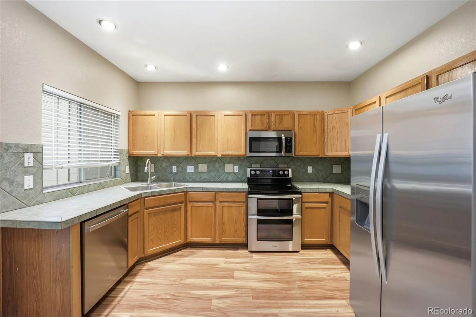 9976 E Hawaii Place Aurora CO 80247 MLS #REC6878446 06032026162816 1600 9