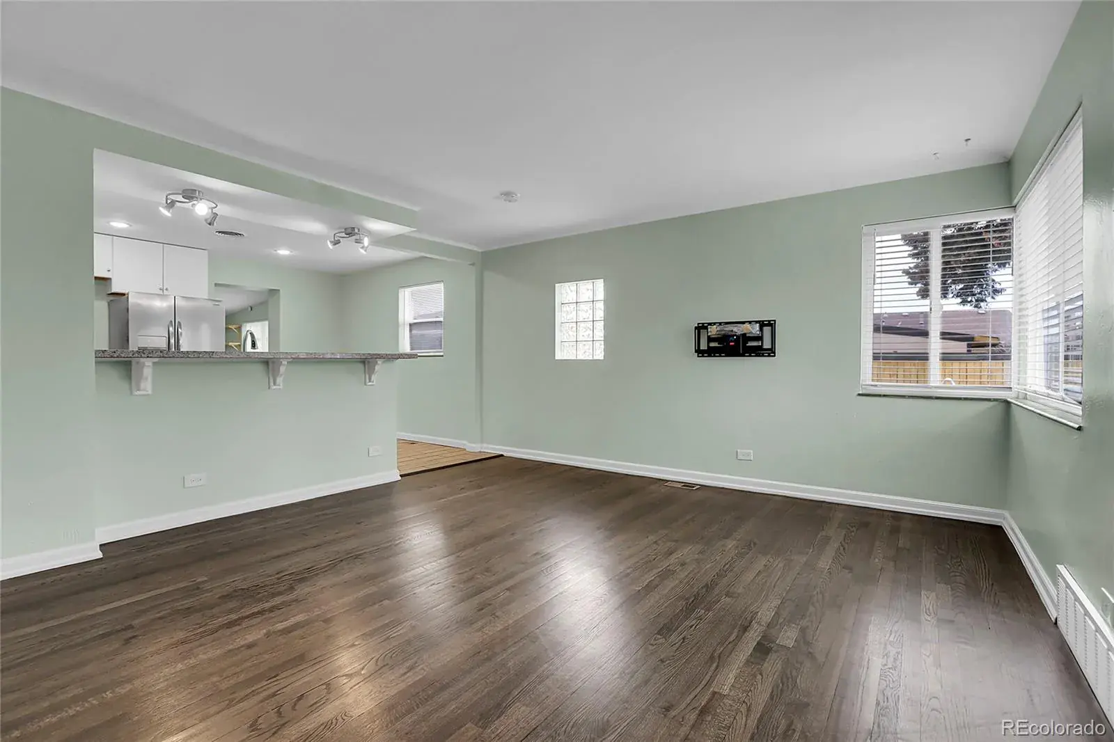 02062026010601 1600 10