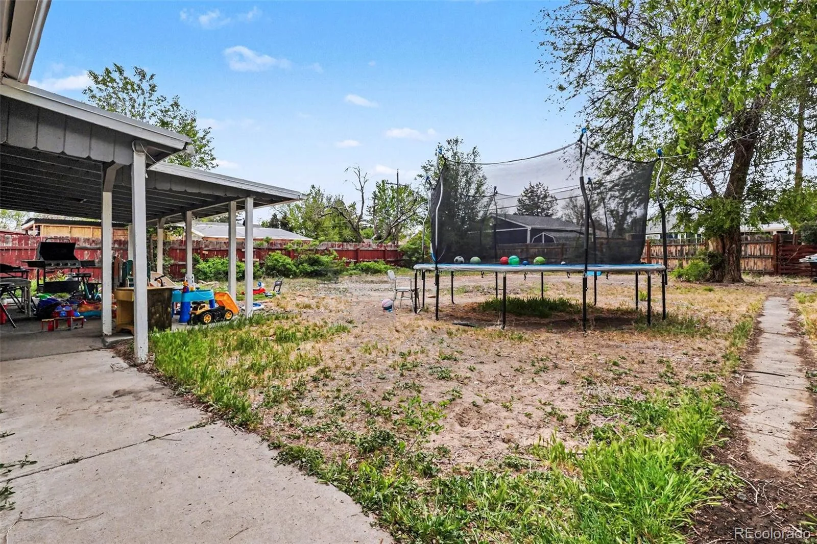 873 Troy Street Aurora CO 80011 MLS #REC6884304 05012026010647 1600 23