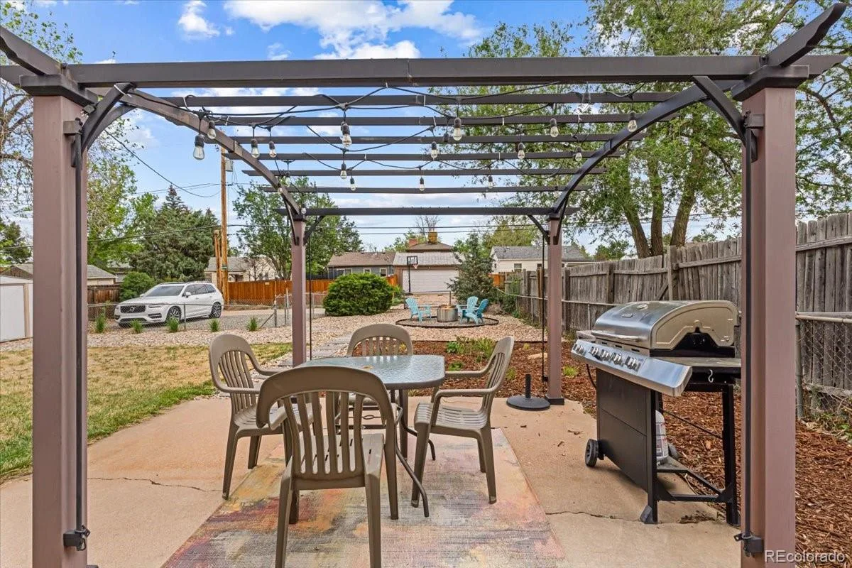 2670 S Lowell Boulevard Denver CO 80219 MLS #REC6884806 06102026170344 1200 29