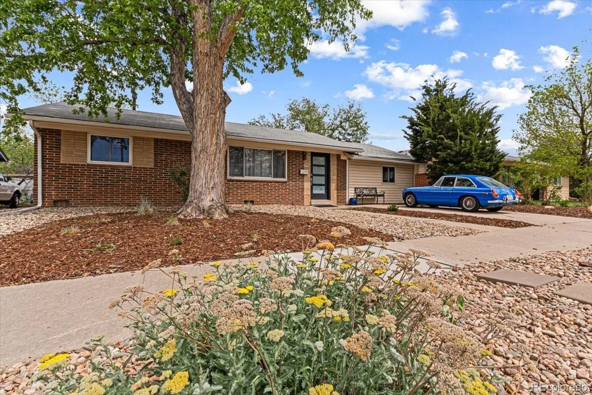2670 S Lowell Boulevard Denver CO 80219 MLS #REC6884806 06102026170344 1200 46