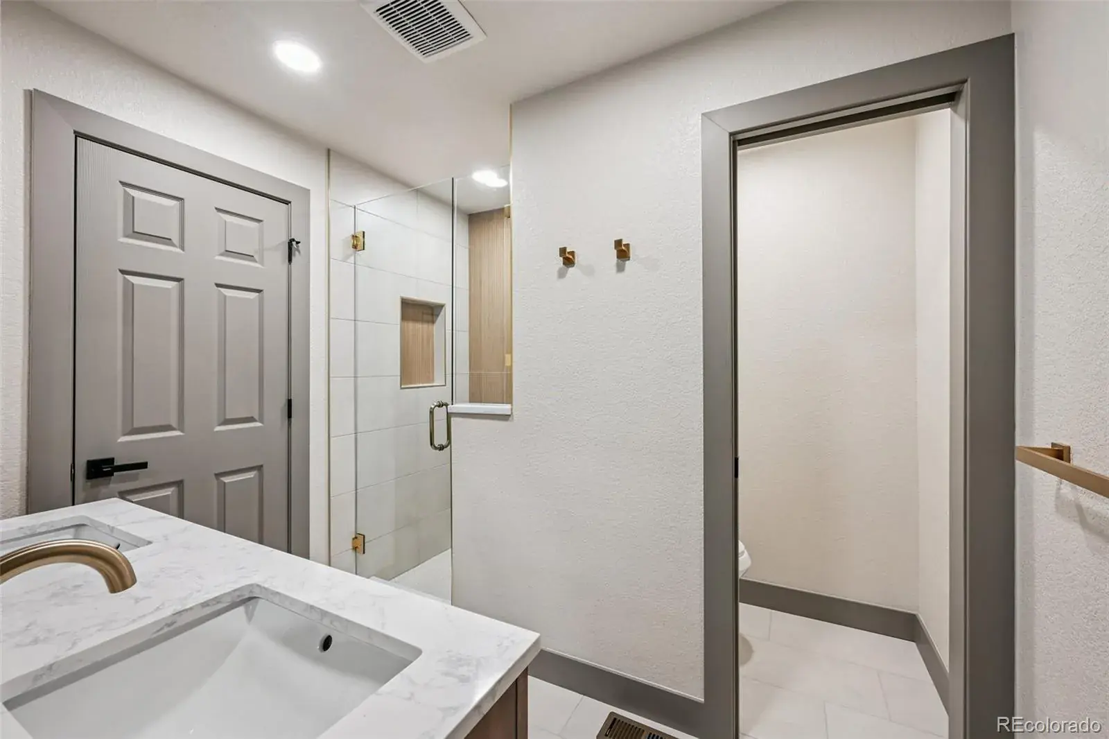 01162026013044 1600 22