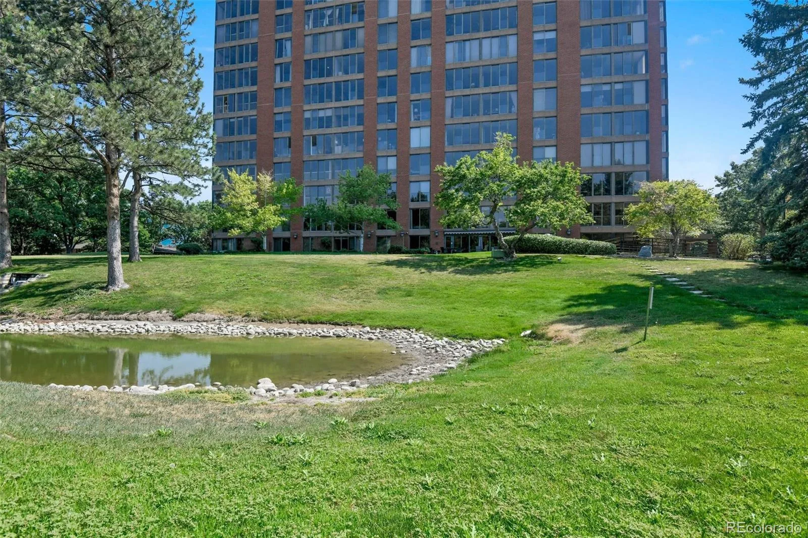1900 E Girard Place #203 Englewood CO 80113 | MLS #REC6887104 08062026201236 1600 40