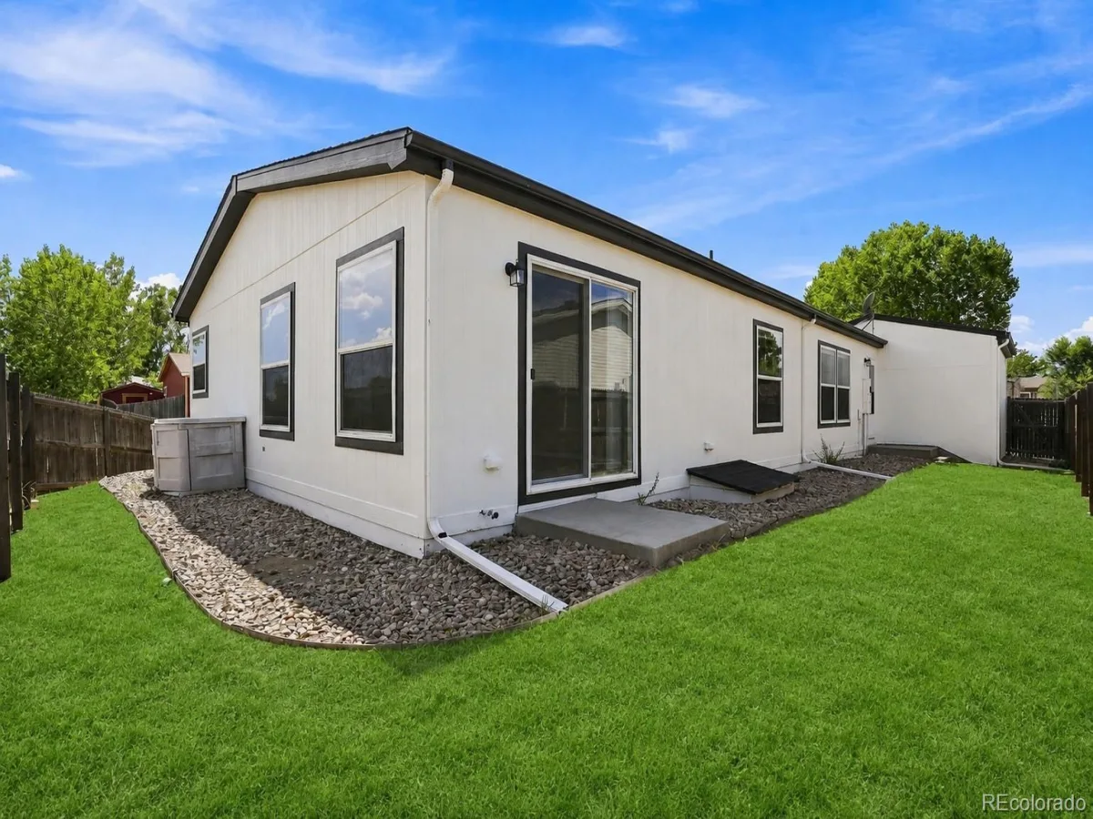 302 Apache Place Lochbuie CO 80603 | MLS #REC6889509 08192026060421 1200 49