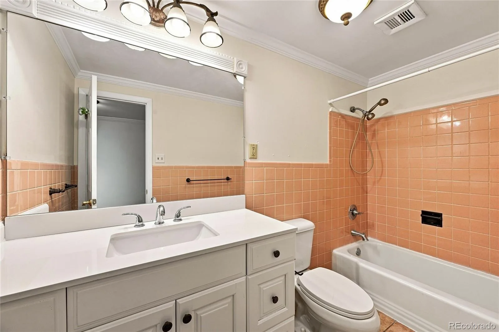 6850 S Downing W Circle Centennial CO 80122 | MLS #REC6890516 08182026184418 1600 27