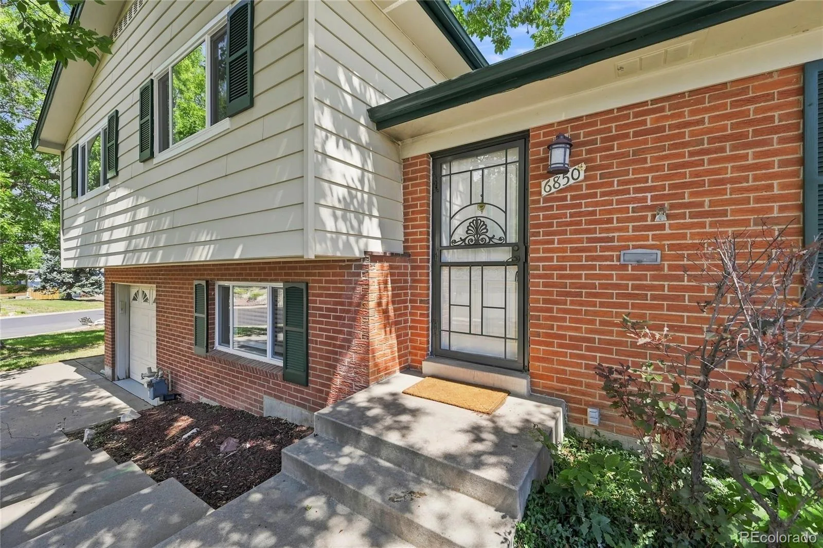 6850 S Downing W Circle Centennial CO 80122 | MLS #REC6890516 08182026184418 1600 38