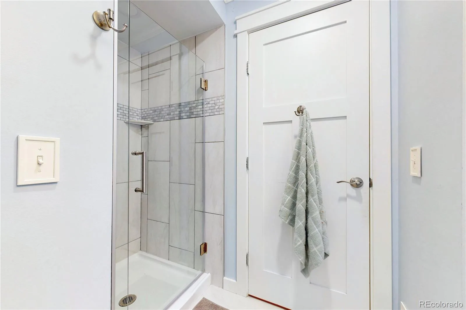 668 S Jasmine Way Denver CO 80224 | MLS #REC6891089 10022026195844 1600 25