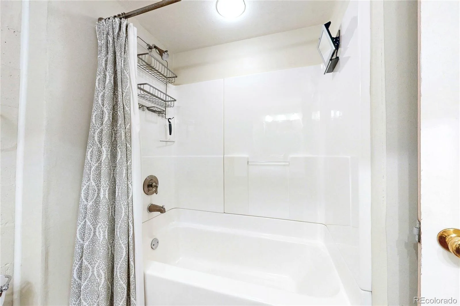 668 S Jasmine Way Denver CO 80224 | MLS #REC6891089 10022026195844 1600 35