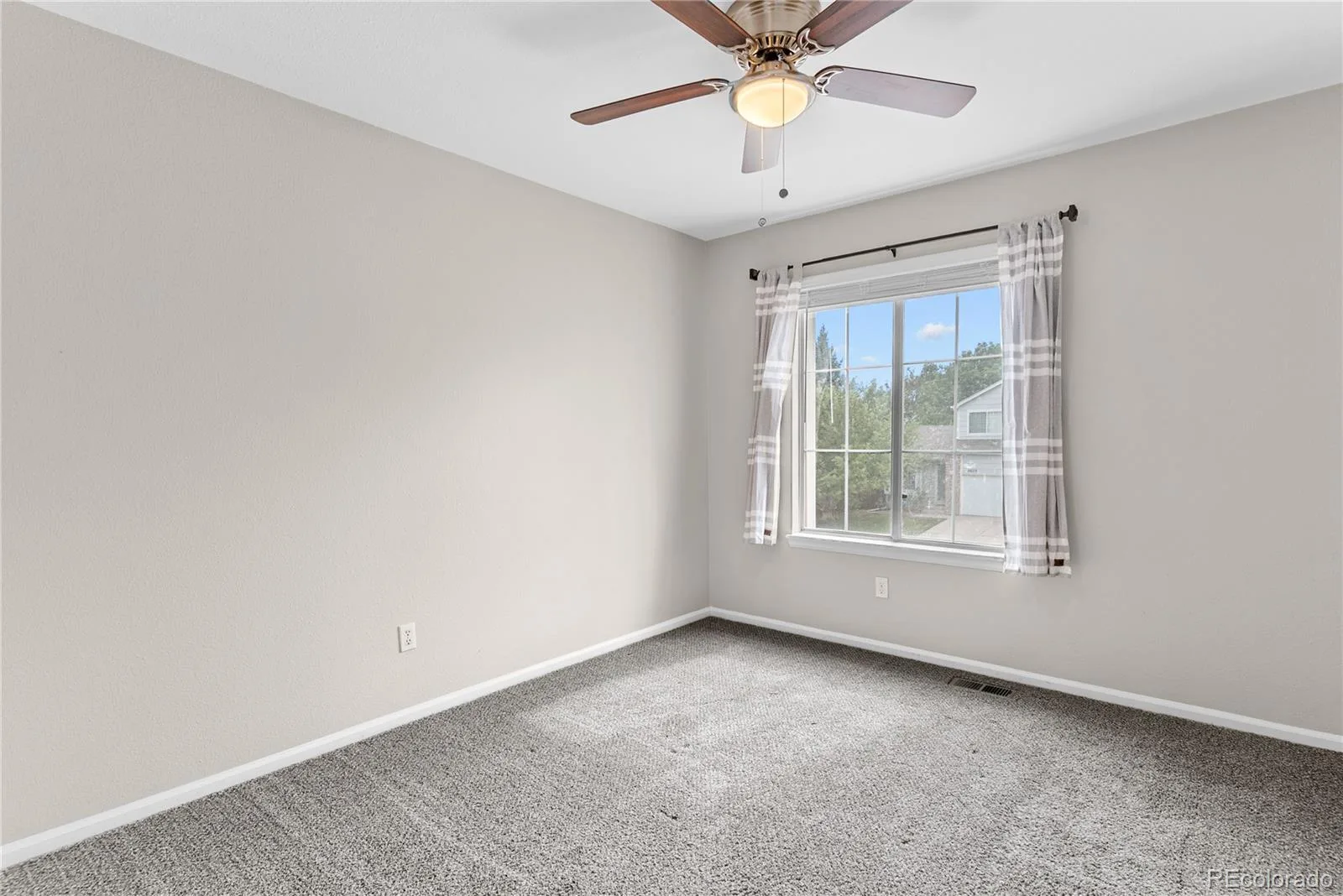 9674 Newcastle Drive Littleton CO 80130 | MLS #REC6891759 08132026193014 1600 15