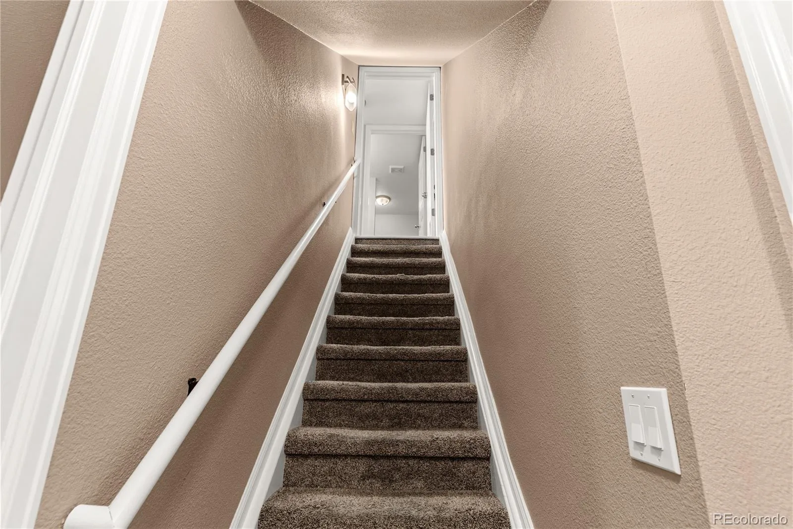 9674 Newcastle Drive Littleton CO 80130 | MLS #REC6891759 08132026193014 1600 8