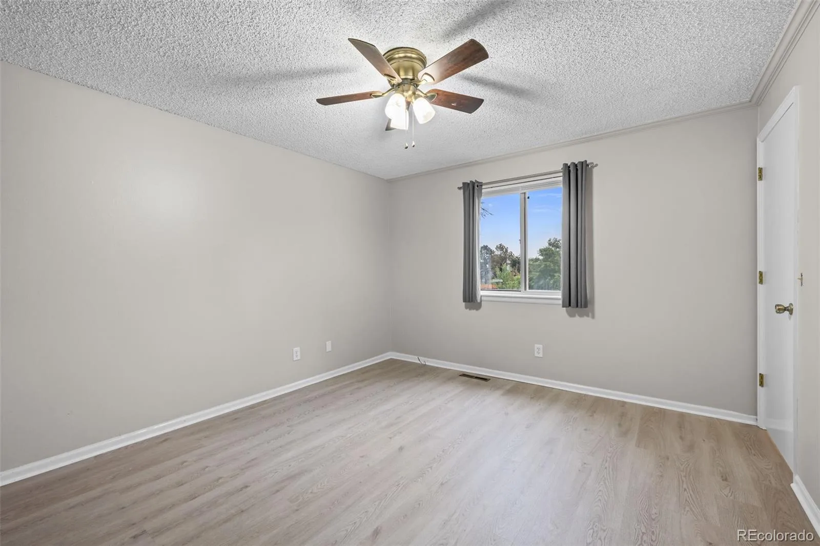 3946 S Flanders Way Aurora CO 80013 | MLS #REC6894811 08142026194440 1600 11