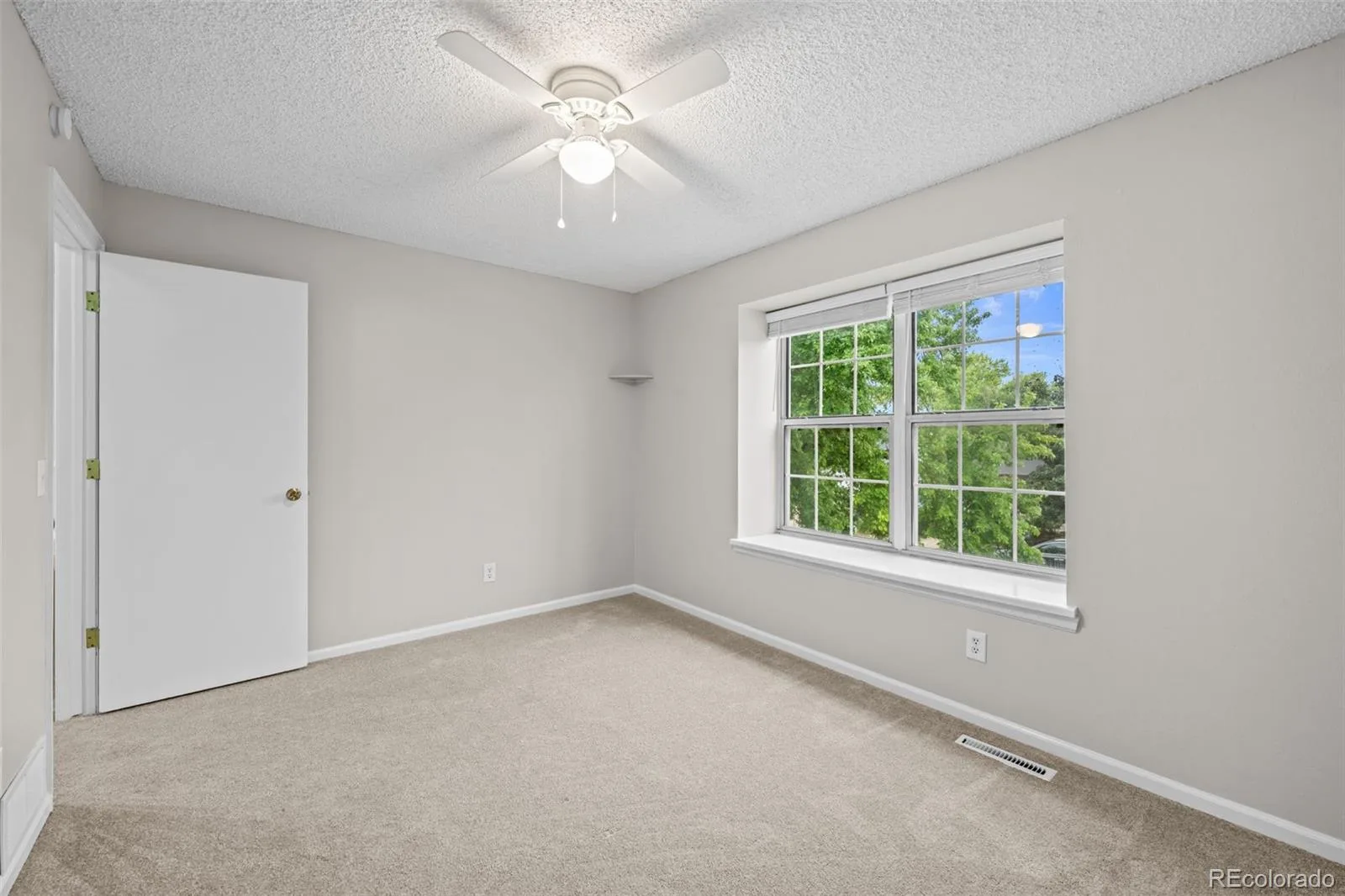 3946 S Flanders Way Aurora CO 80013 | MLS #REC6894811 08142026194440 1600 19