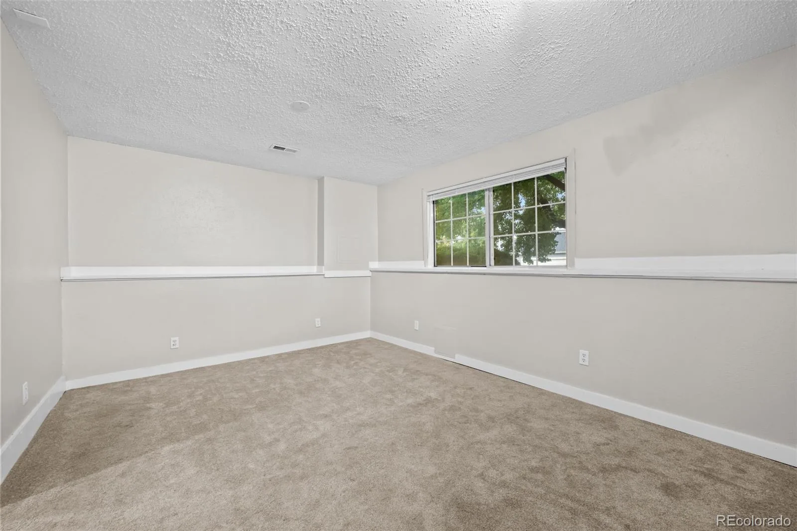 3946 S Flanders Way Aurora CO 80013 | MLS #REC6894811 08142026194440 1600 21
