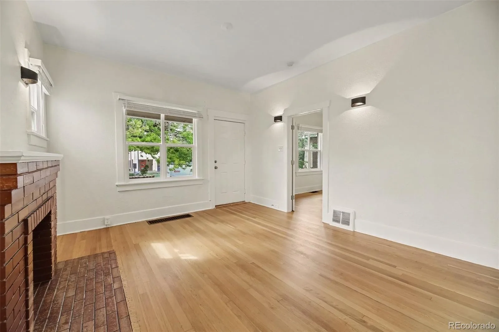 1632 Irving Street Denver CO 80204 | MLS #REC6895619 09222026200307 1600 2