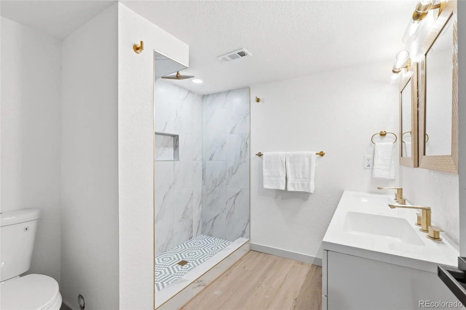 383 S Robb Way Lakewood CO 80226 MLS #REC6896490 07032026194104 1600 12
