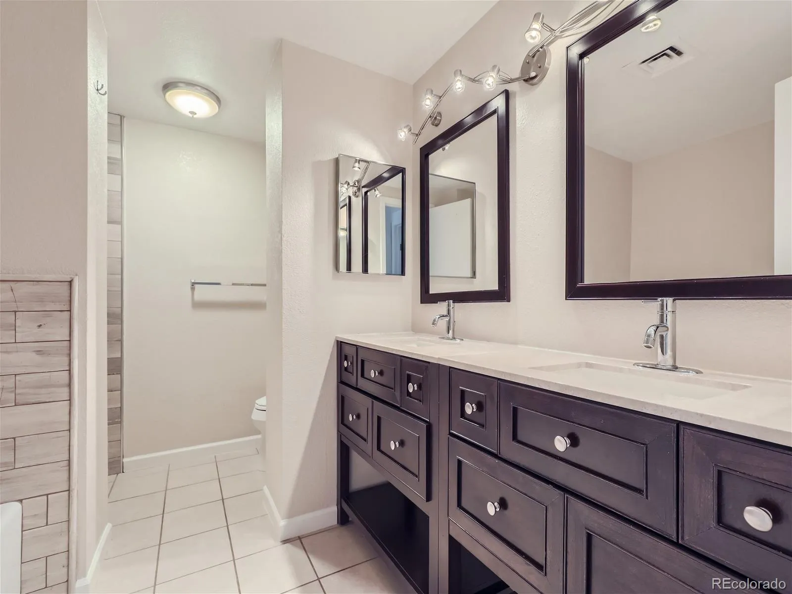 04082026204120 1600 16