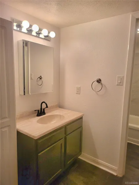 2525 S Dayton Way #1705 Denver CO 80231 | MLS #REC6902330 04242026185203 800 10
