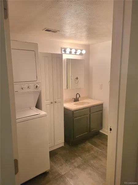 2525 S Dayton Way #1705 Denver CO 80231 | MLS #REC6902330 04242026185203 800 9
