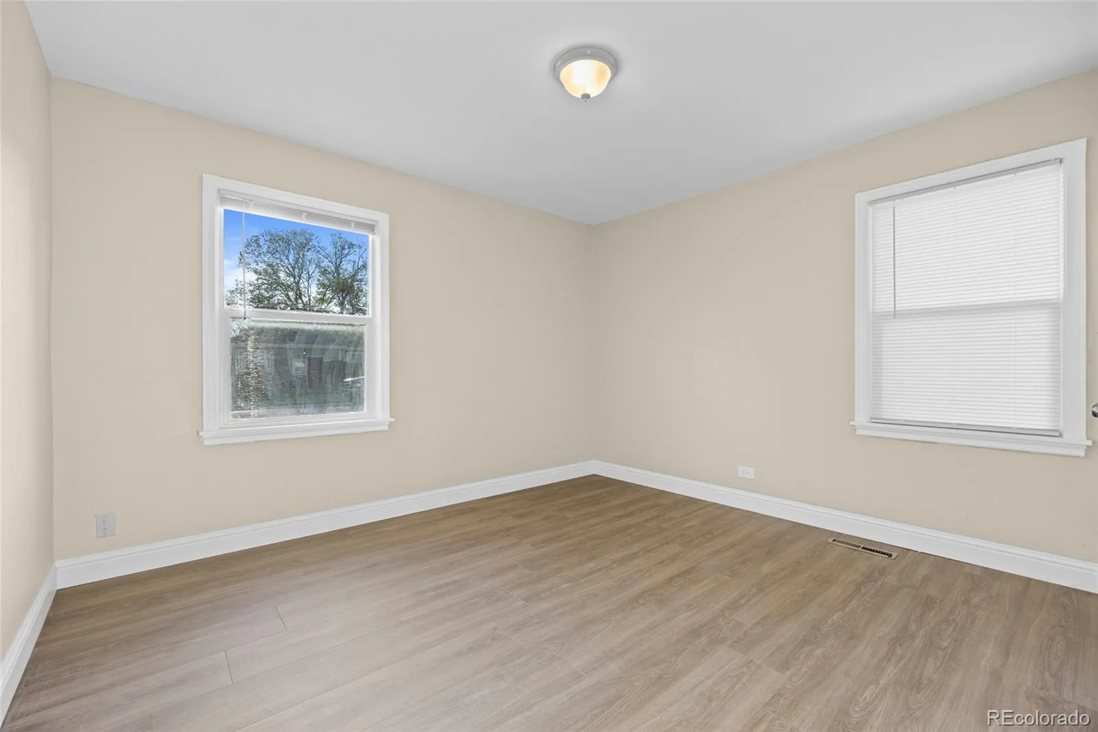 2060 S Knox Court Denver CO 80219 MLS #REC6903073 05122026161416 1600 16