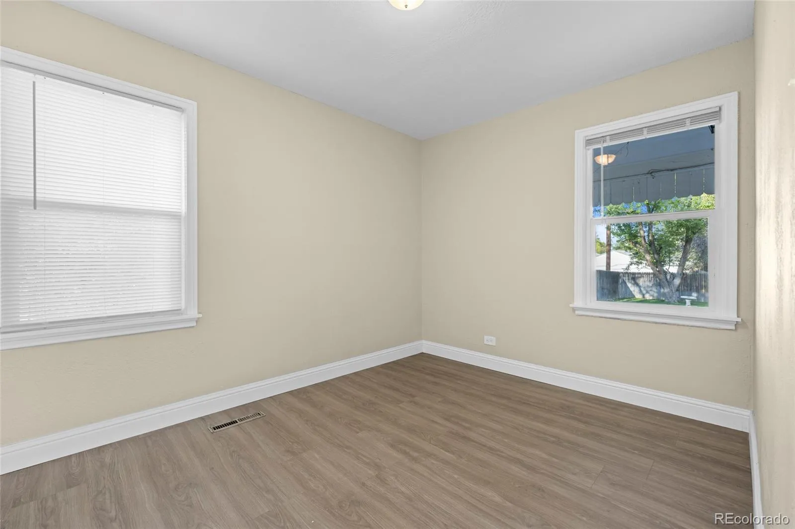 2060 S Knox Court Denver CO 80219 MLS #REC6903073 05122026161416 1600 20