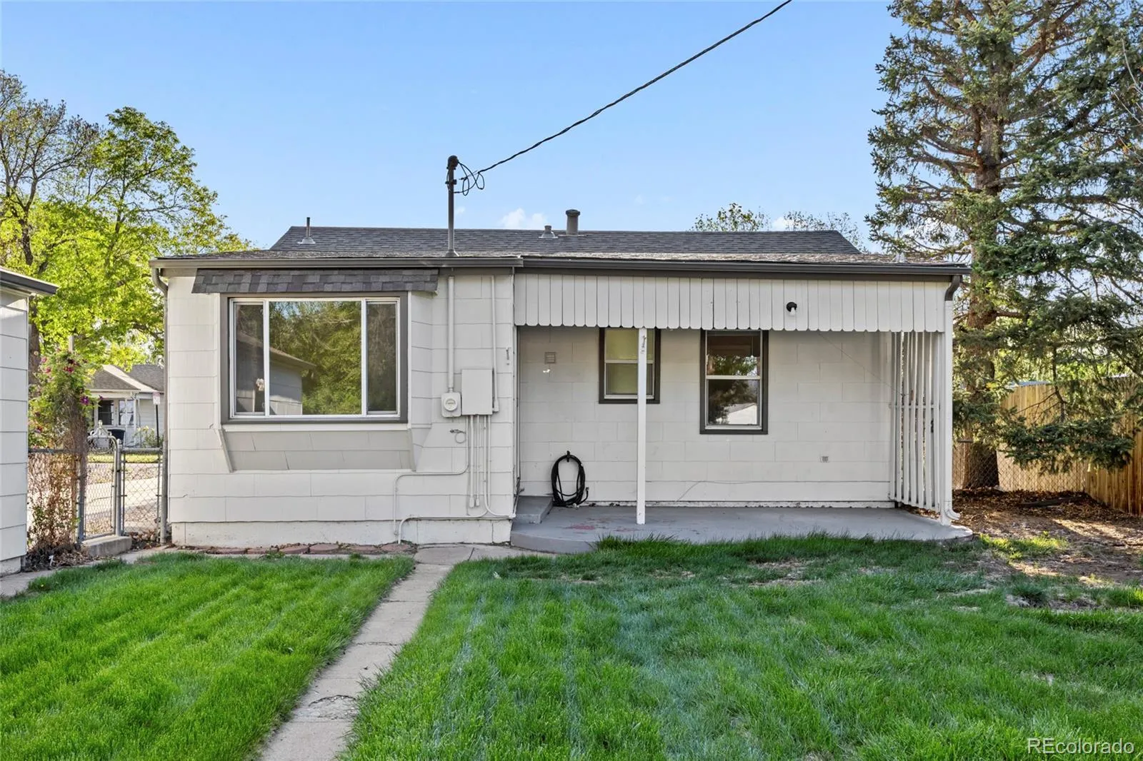 2060 S Knox Court Denver CO 80219 MLS #REC6903073 05122026161416 1600 23