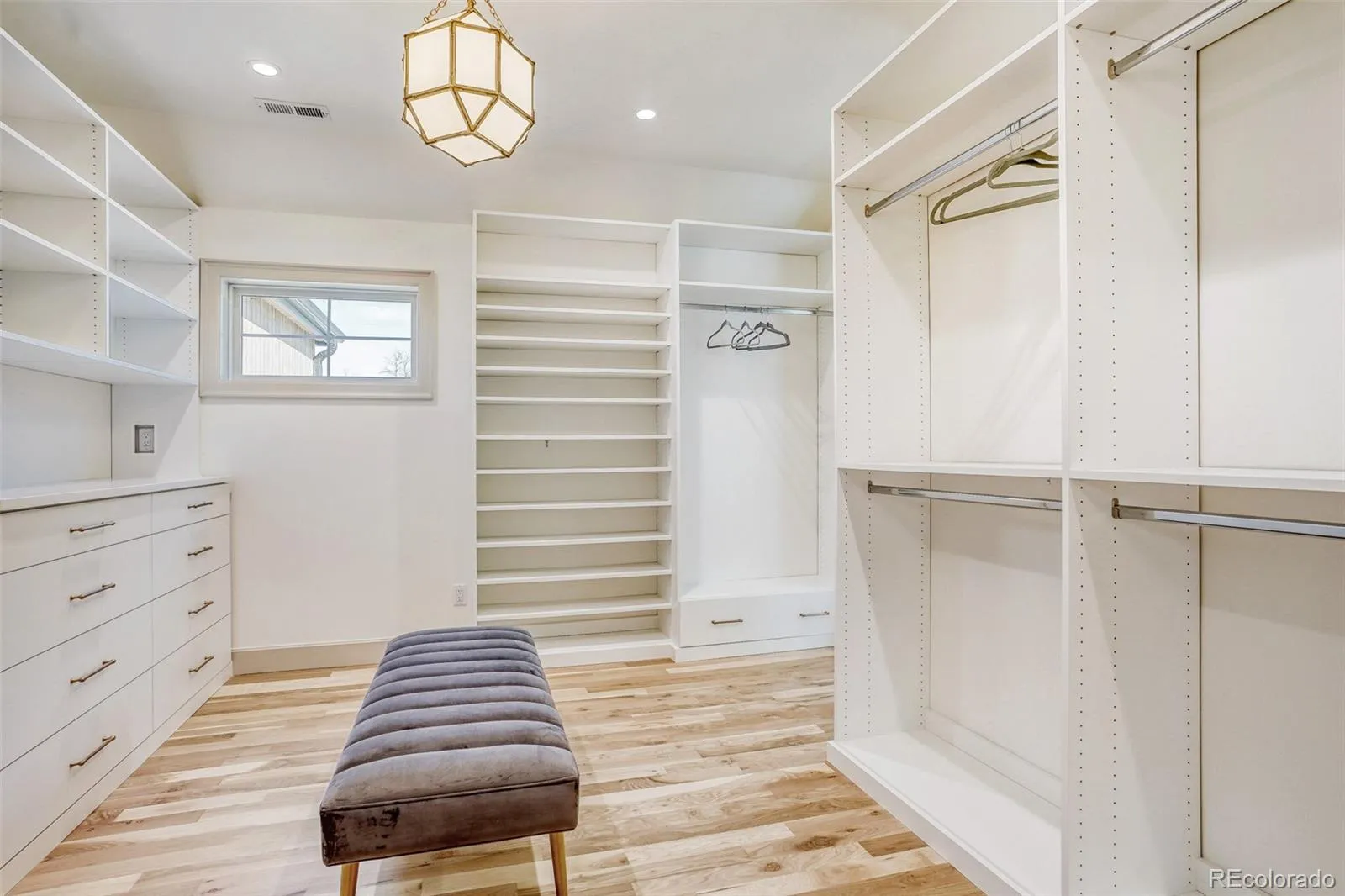 04172026171530 1600 21