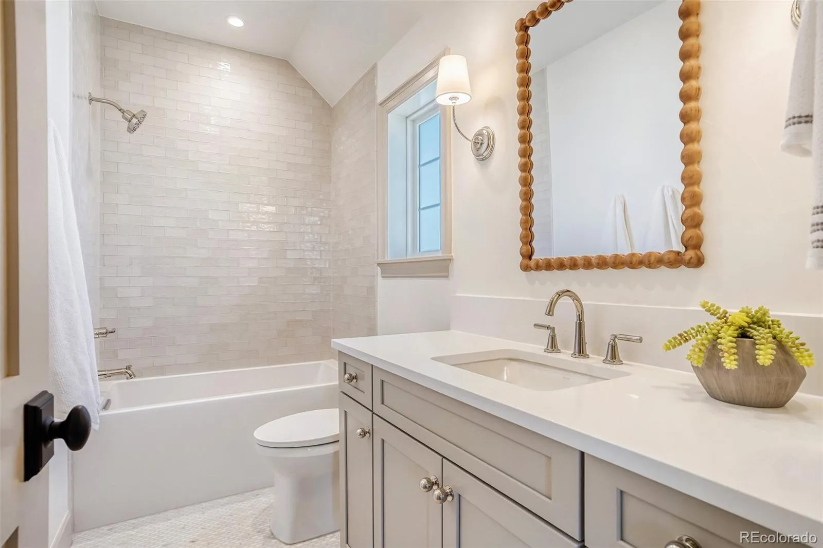 04172026171530 1600 23