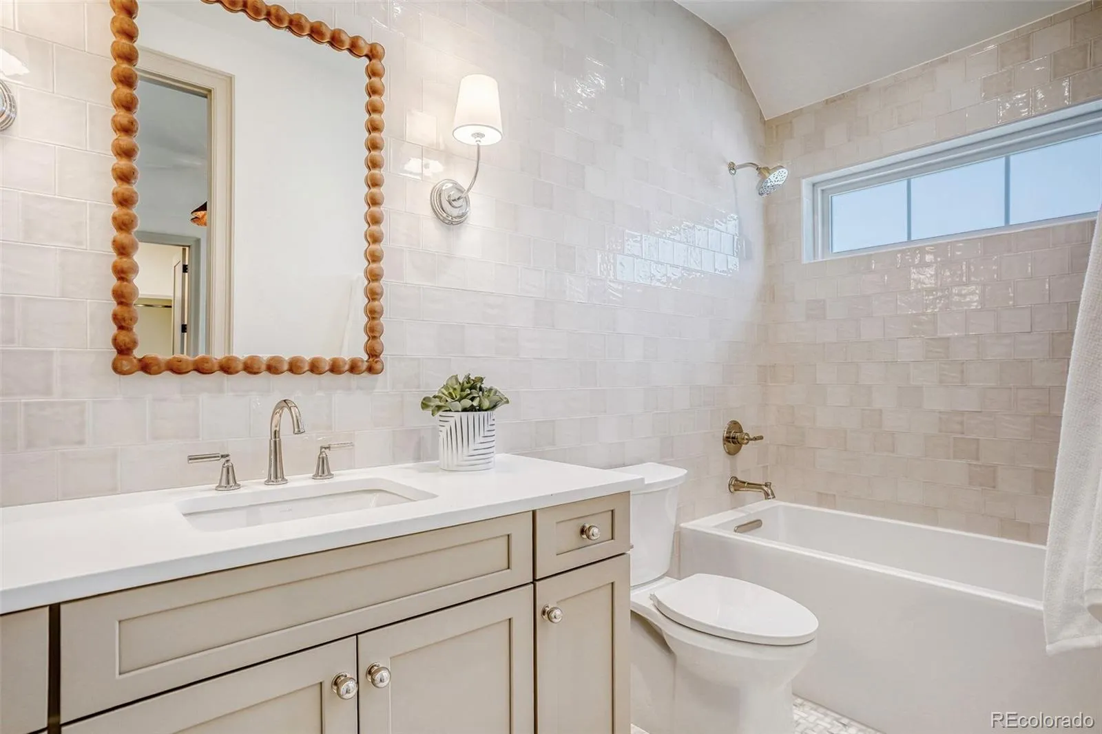 04172026171530 1600 24