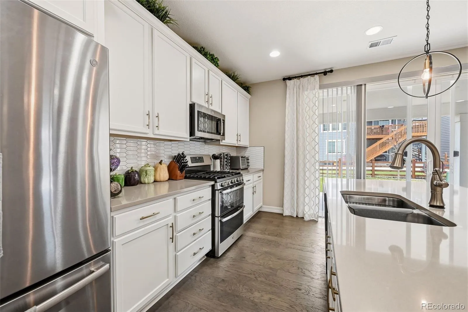 21694 E Stanford Circle Aurora CO 80015 MLS #REC6907819 05052026224551 1600 11