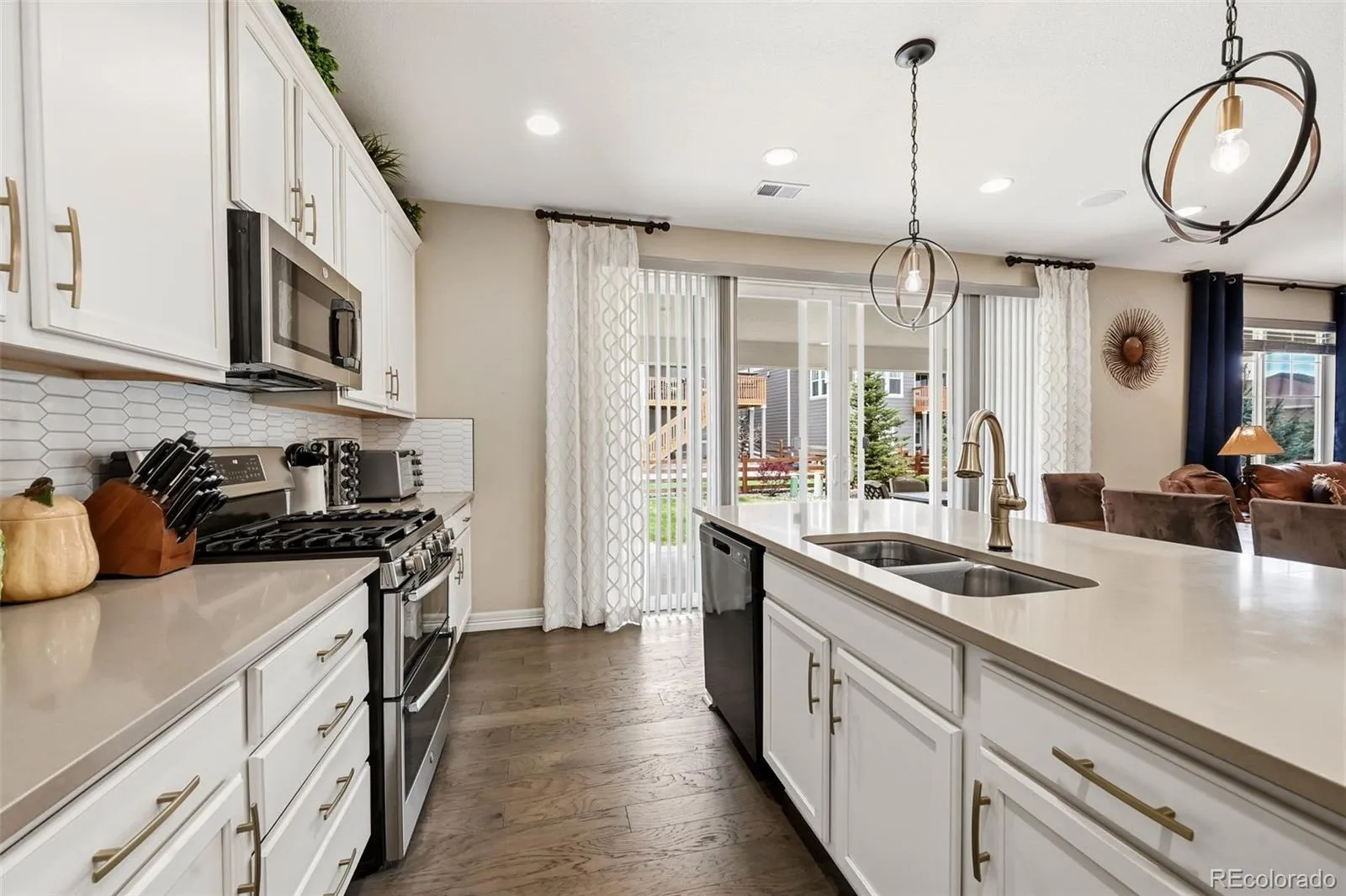 21694 E Stanford Circle Aurora CO 80015 MLS #REC6907819 05052026224551 1600 12
