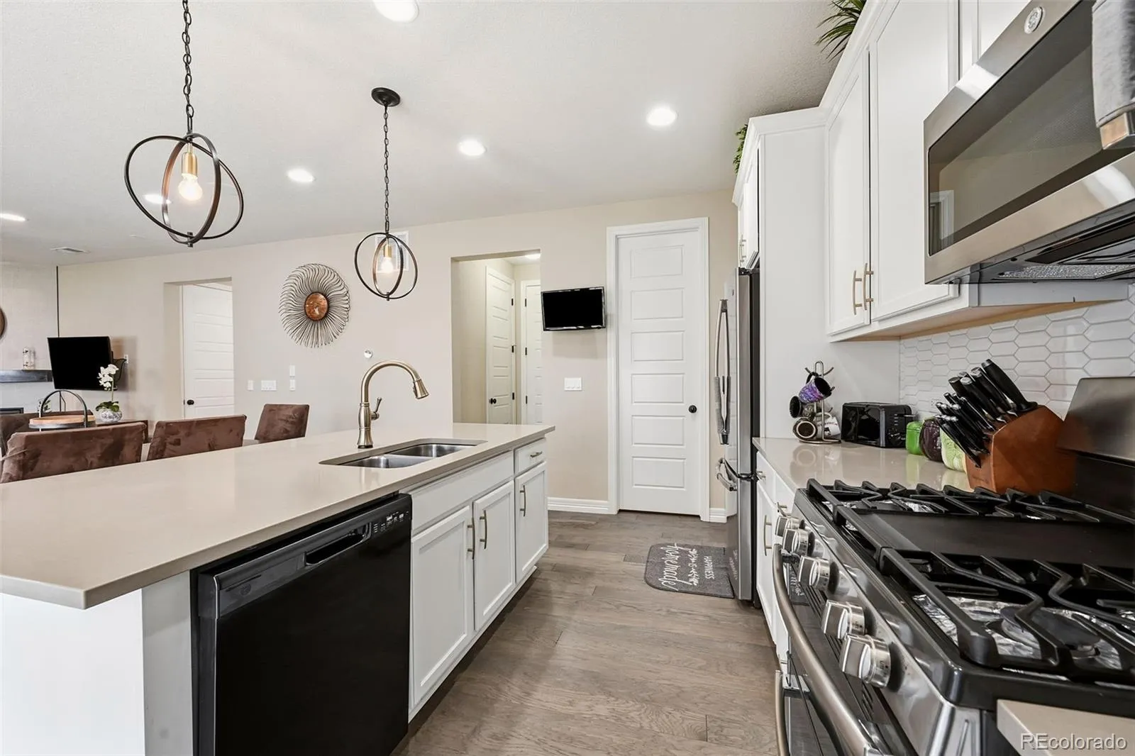 21694 E Stanford Circle Aurora CO 80015 MLS #REC6907819 05052026224551 1600 13
