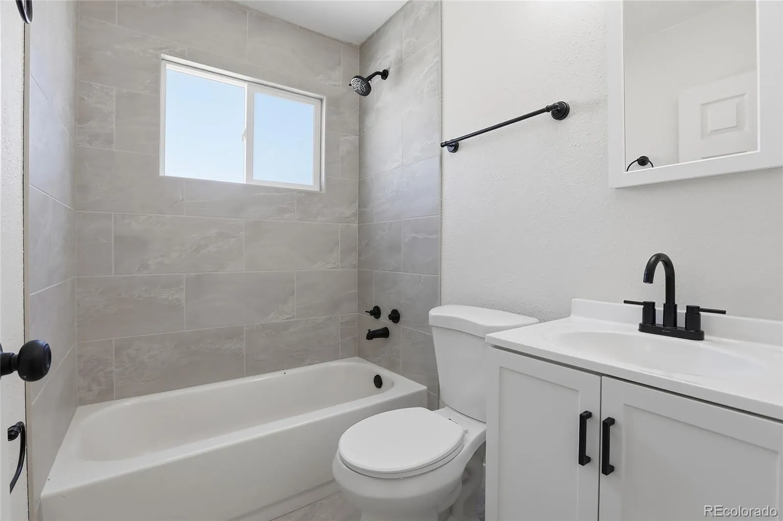 800 Vaughn Street Aurora CO 80011 MLS #REC6908580 05162026160754 1600 19