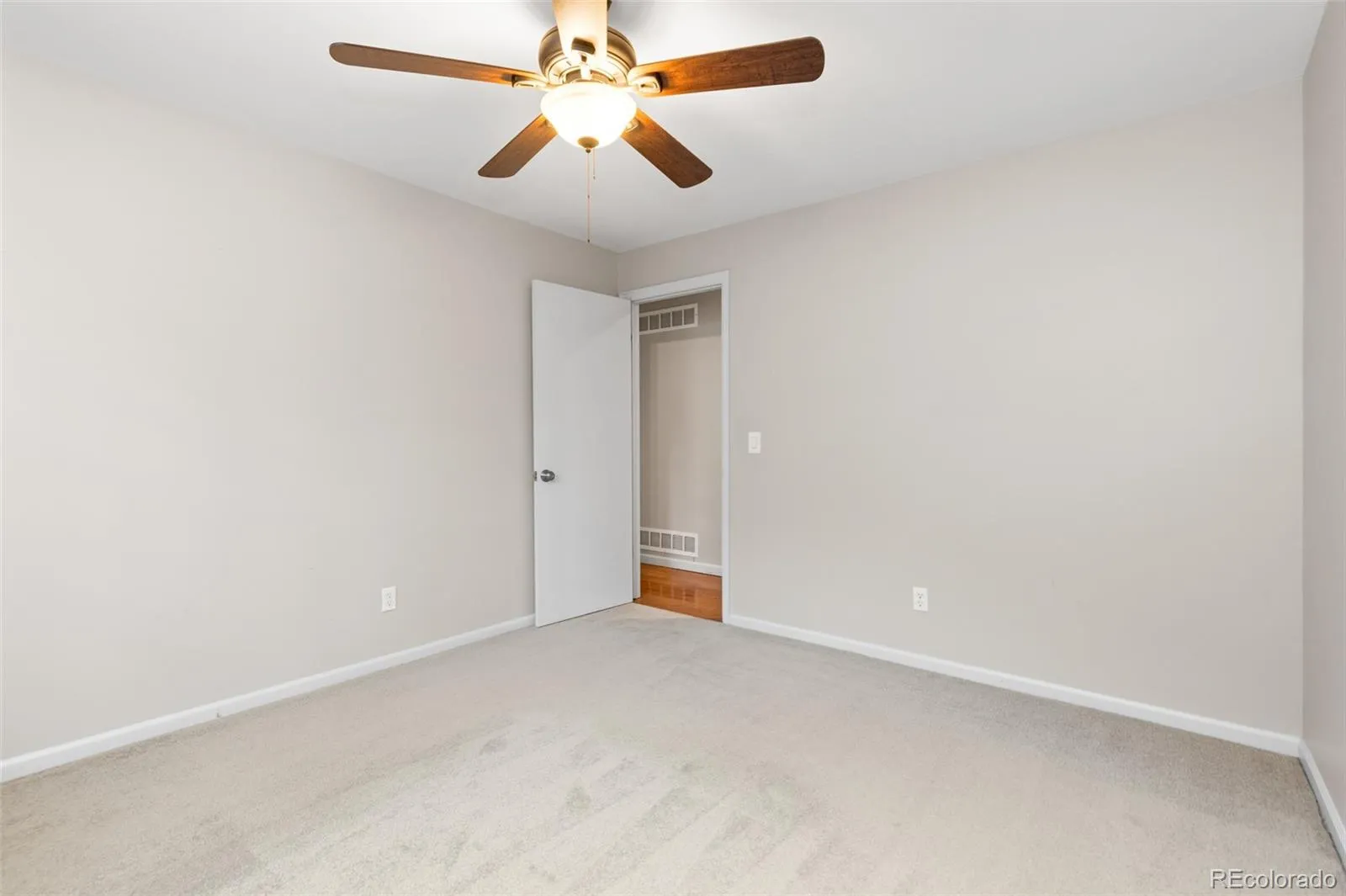 2622 S Brentwood Court Lakewood CO 80227 MLS #REC6908752 05092026150742 1600 20