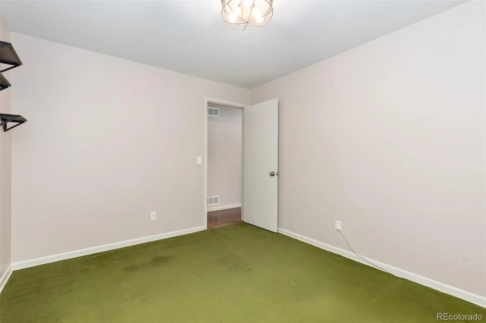 2622 S Brentwood Court Lakewood CO 80227 MLS #REC6908752 05092026150742 1600 22