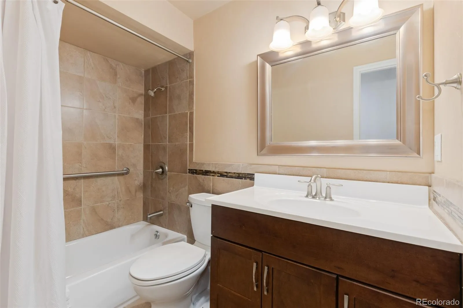 2622 S Brentwood Court Lakewood CO 80227 MLS #REC6908752 05092026150742 1600 26