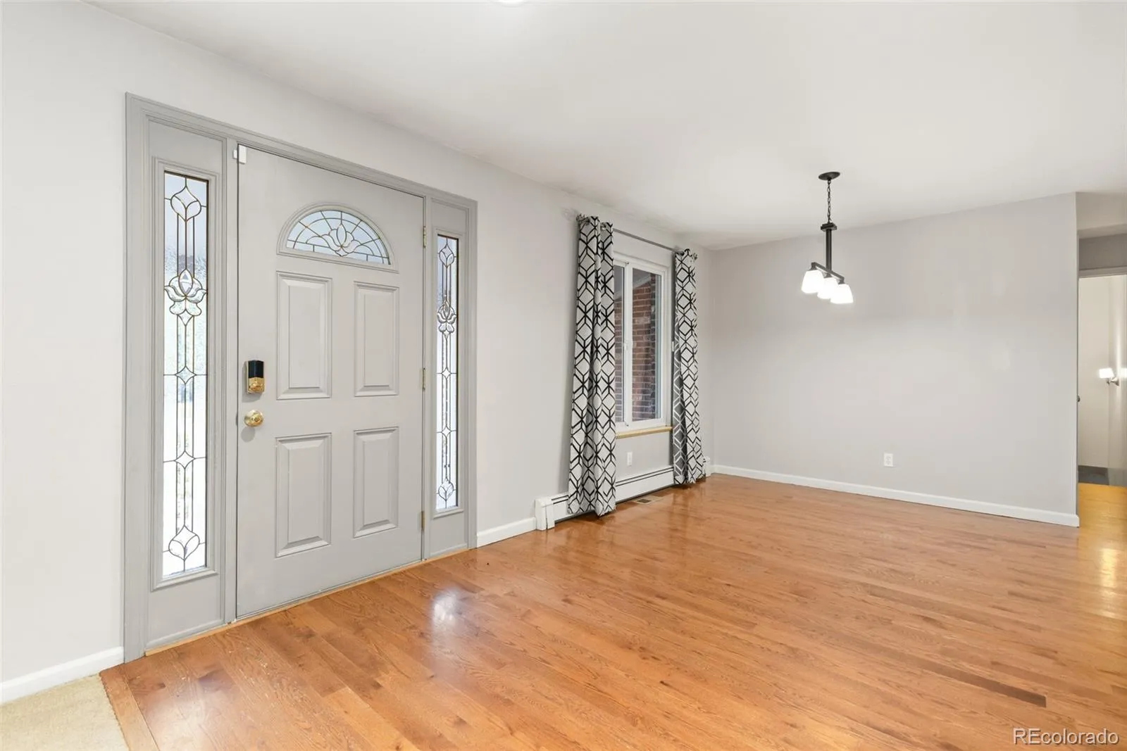 2622 S Brentwood Court Lakewood CO 80227 MLS #REC6908752 05092026150742 1600 3