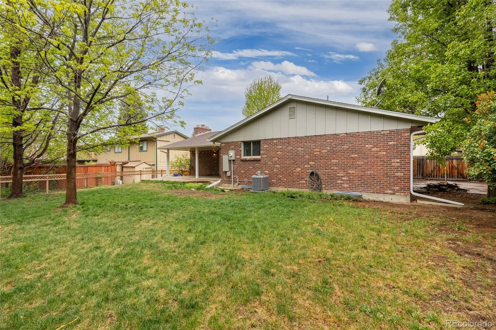 2622 S Brentwood Court Lakewood CO 80227 MLS #REC6908752 05092026150742 1600 38