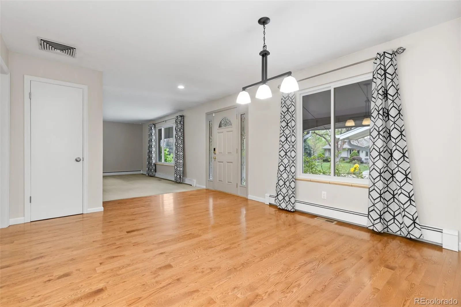 2622 S Brentwood Court Lakewood CO 80227 MLS #REC6908752 05092026150742 1600 4