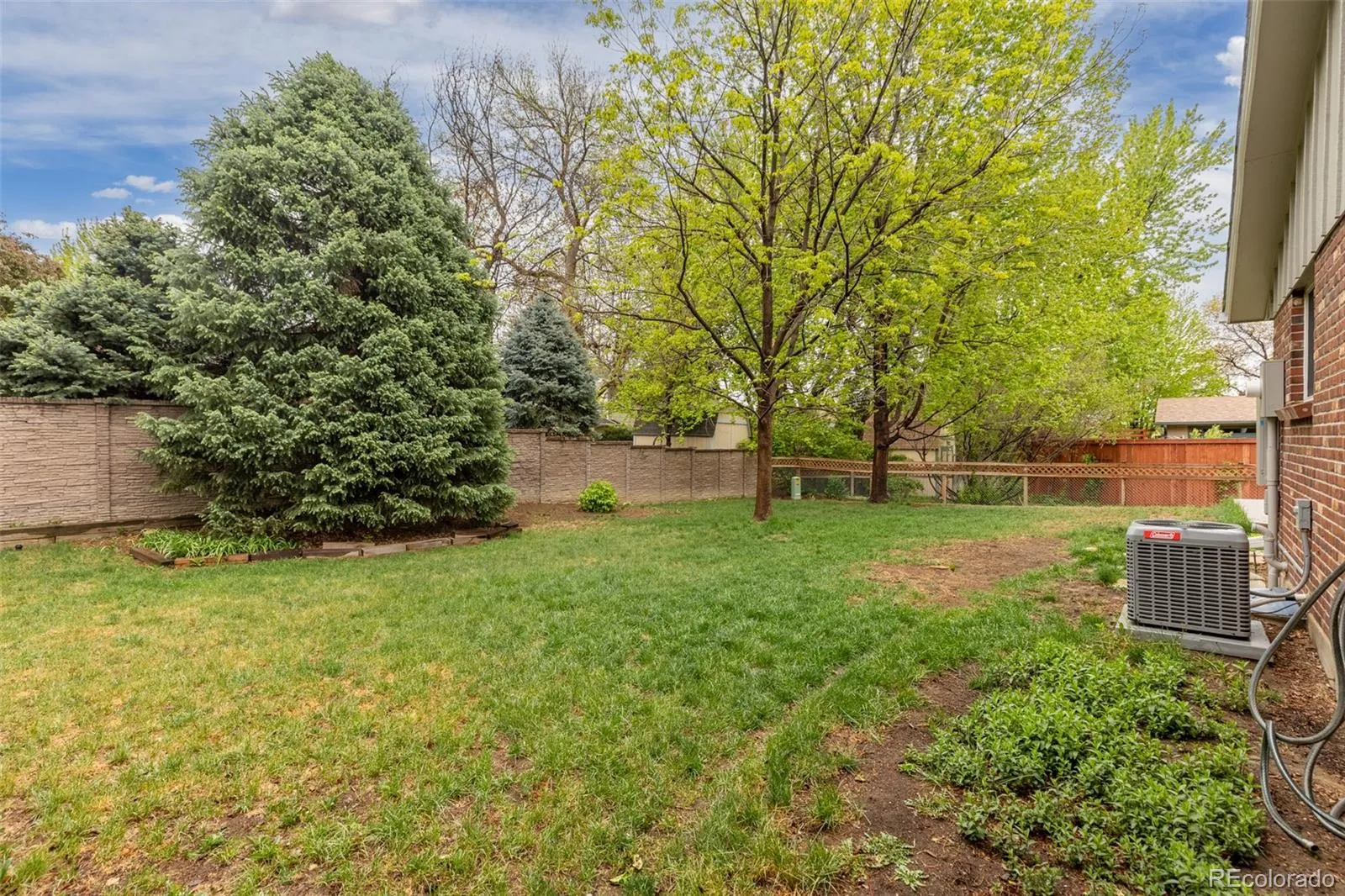 2622 S Brentwood Court Lakewood CO 80227 MLS #REC6908752 05092026150742 1600 41